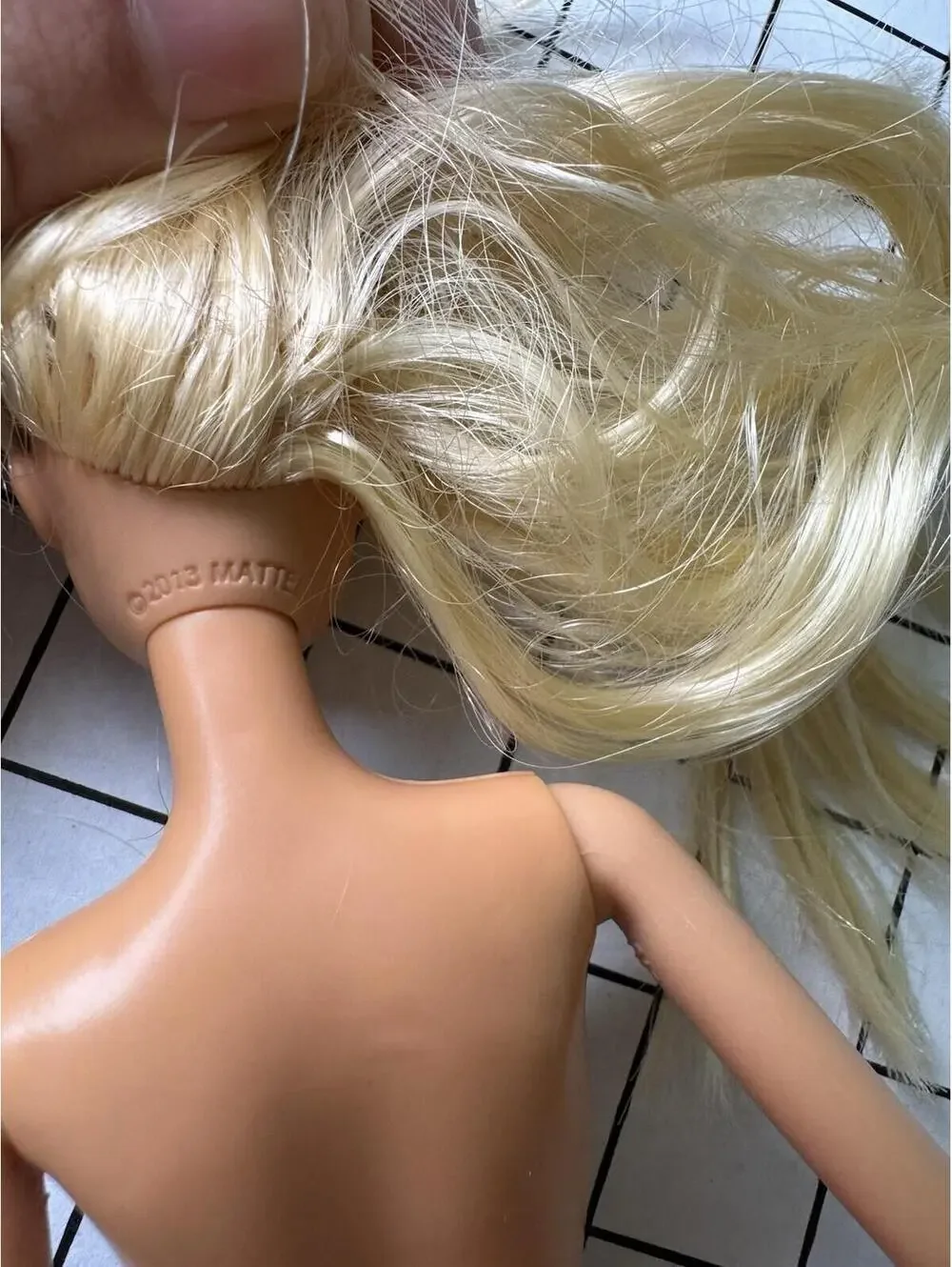 2014 Mattel Barbie #CLD94 Barbie Doll Articulated Pink Legs
